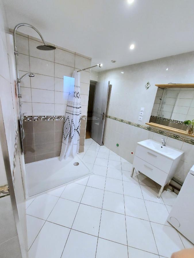 K&N - Maison A Partager Avec D'Autres Voyageurs - Chambre Privee - Jardin - Balcon Во-ан-Велен Экстерьер фото